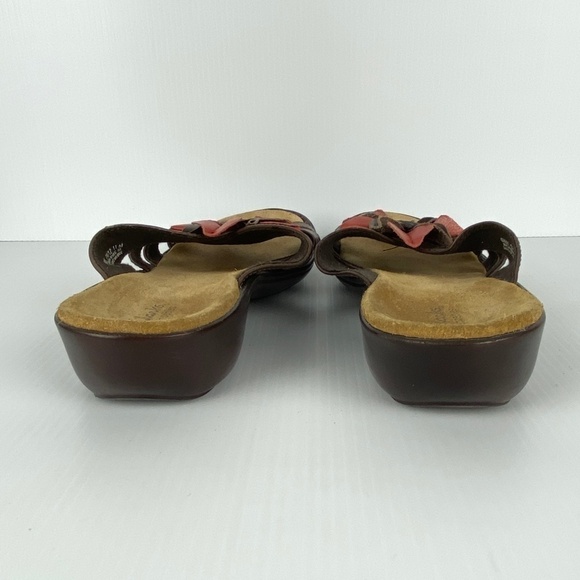 Clarks Bendables Lena Admire Sandals Slides Sz 11M Brown Leather Flower Detail - Picture 3 of 8